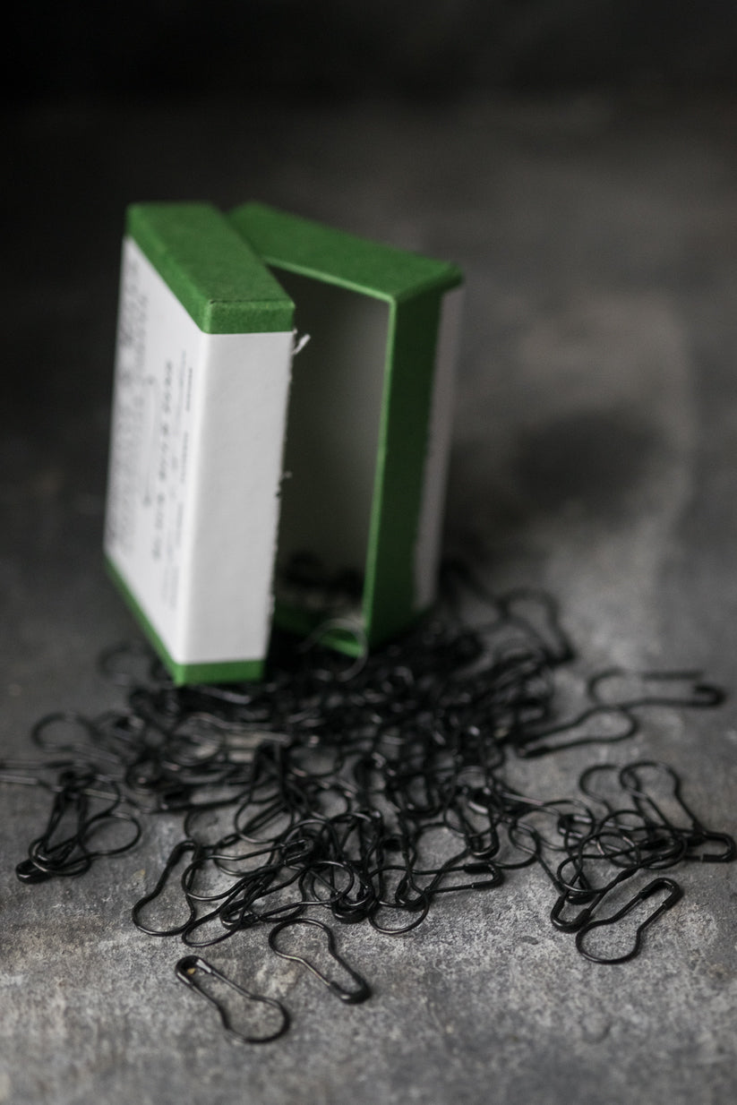 BLACK BULB PINS // MERCHANT & MILLS